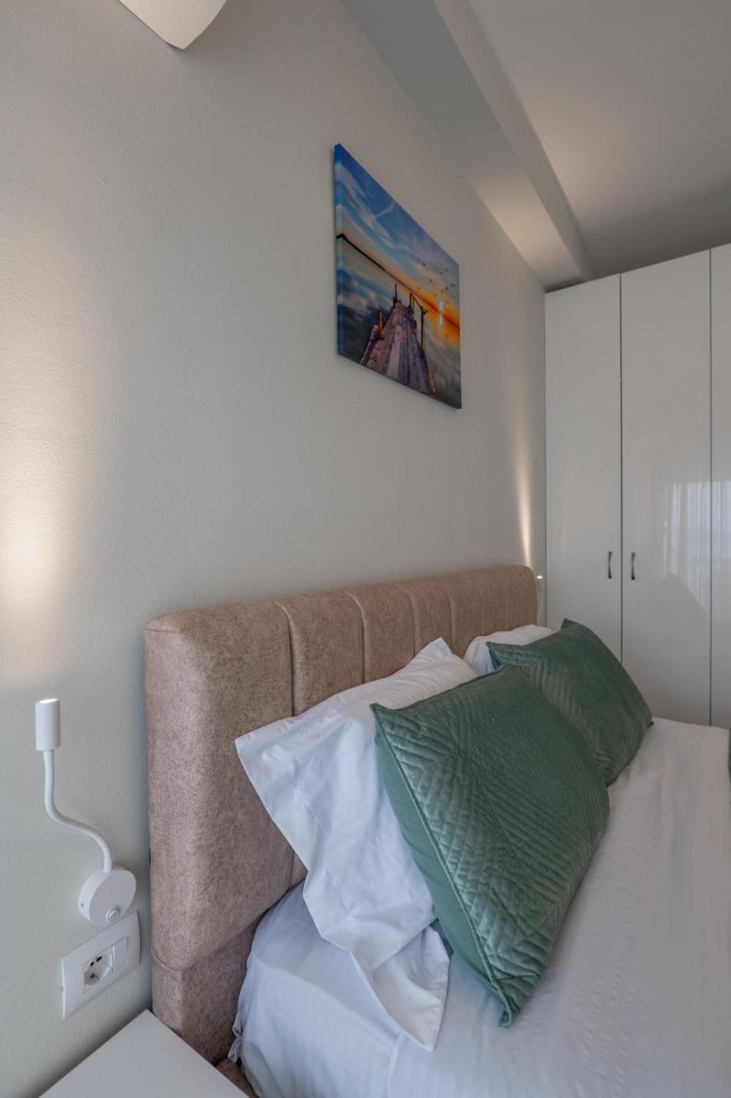 Esel Apartments Σαράντα Εξωτερικό φωτογραφία